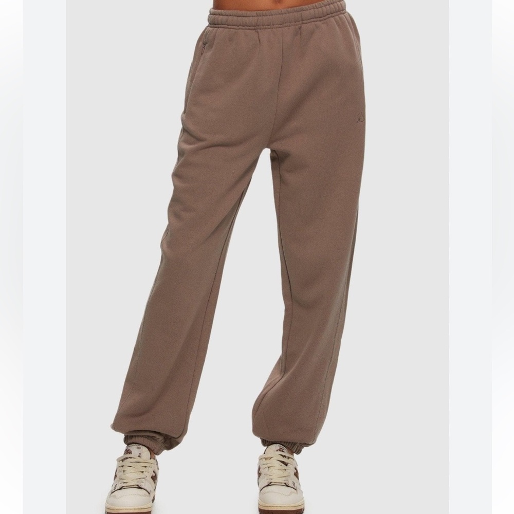 NWOT KUWALATEE Tan Perfect Sweatpants
